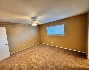 116 Cambridge Drive - Photo Thumbnail 16