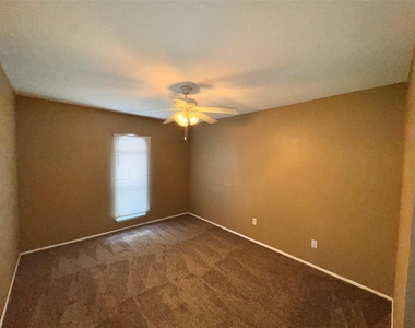 116 Cambridge Drive - Photo Thumbnail 13
