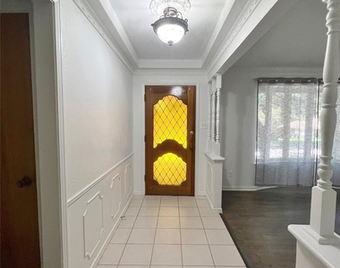 1008 Pine Tree Lane - Photo Thumbnail 1