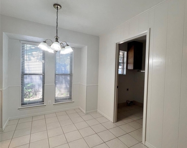 1008 Pine Tree Lane - Photo Thumbnail 8