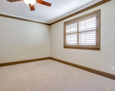 5020 Mission Avenue - Photo Thumbnail 12
