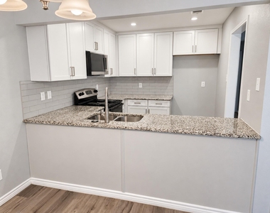 3505 Salmon Street - Photo Thumbnail 5