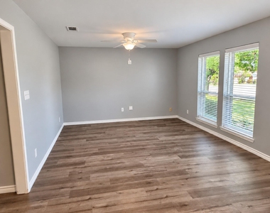 3505 Salmon Street - Photo Thumbnail 3