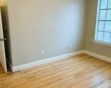 707 Lake Avenue - Photo Thumbnail 12