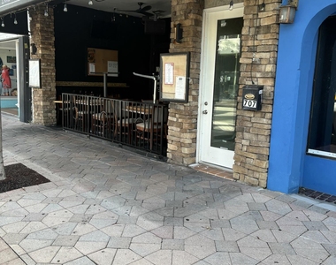 707 Lake Avenue - Photo Thumbnail 2