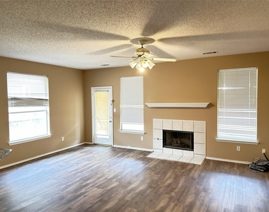 7800 Crestview Drive - Photo Thumbnail 5