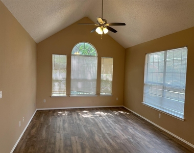 7800 Crestview Drive - Photo Thumbnail 2