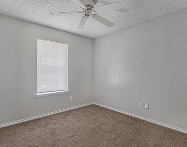 833 Springhill Drive - Photo Thumbnail 17