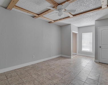 833 Springhill Drive - Photo Thumbnail 19