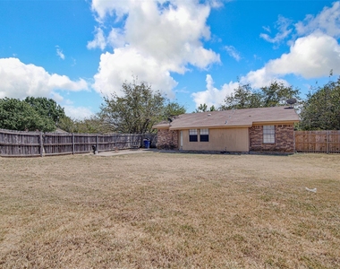 833 Springhill Drive - Photo Thumbnail 20