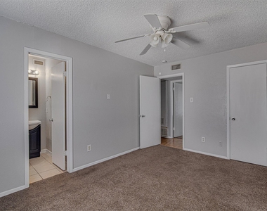 833 Springhill Drive - Photo Thumbnail 11