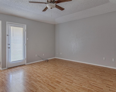 833 Springhill Drive - Photo Thumbnail 2