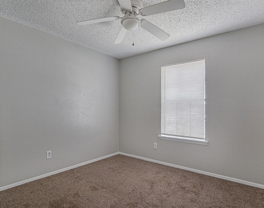 833 Springhill Drive - Photo Thumbnail 13