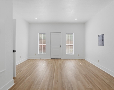 506 N Lancaster Avenue - Photo Thumbnail 3