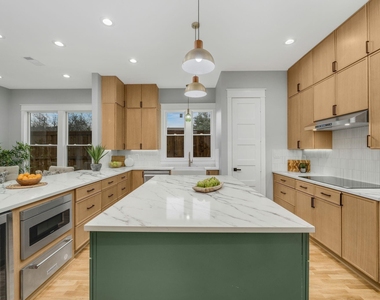 6047 Velasco Avenue - Photo Thumbnail 6