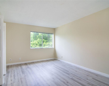 10701 Cleary Boulevard - Photo Thumbnail 12