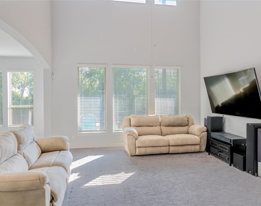 1327 Arezzo Lane - Photo Thumbnail 7