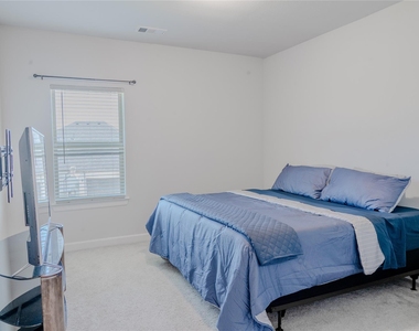 1327 Arezzo Lane - Photo Thumbnail 16