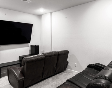 1327 Arezzo Lane - Photo Thumbnail 18