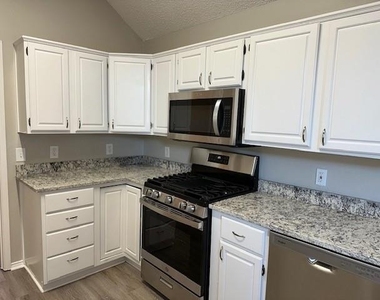 2313 Austin Drive - Photo Thumbnail 10