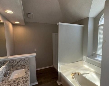 2313 Austin Drive - Photo Thumbnail 18
