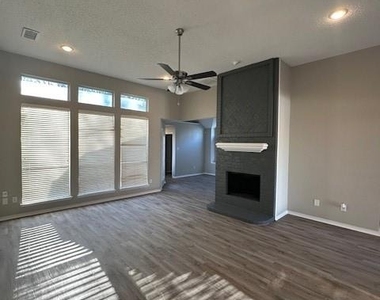 2313 Austin Drive - Photo Thumbnail 3