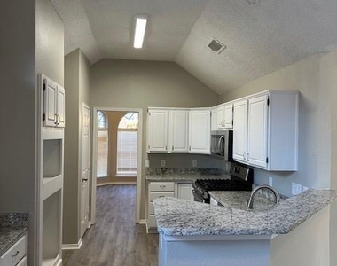 2313 Austin Drive - Photo Thumbnail 9