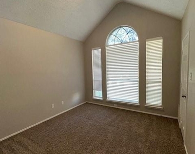 2313 Austin Drive - Photo Thumbnail 13