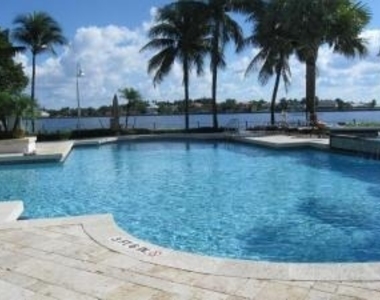 160 Yacht Club Way - Photo Thumbnail 13