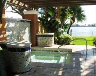 160 Yacht Club Way - Photo Thumbnail 14