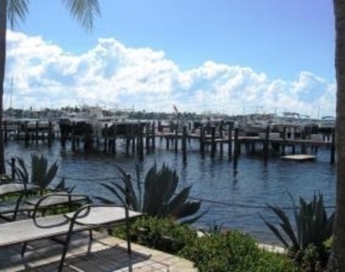 160 Yacht Club Way - Photo Thumbnail 17