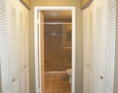160 Yacht Club Way - Photo Thumbnail 8
