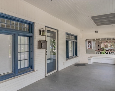 2209 6th Avenue - Photo Thumbnail 2
