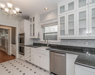 2209 6th Avenue - Photo Thumbnail 15