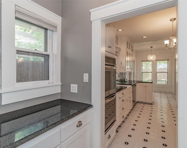 2209 6th Avenue - Photo Thumbnail 12