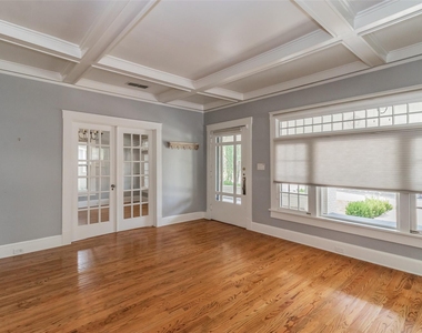 2209 6th Avenue - Photo Thumbnail 6