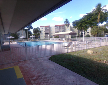 1820 N 81st Avenue - Photo Thumbnail 21
