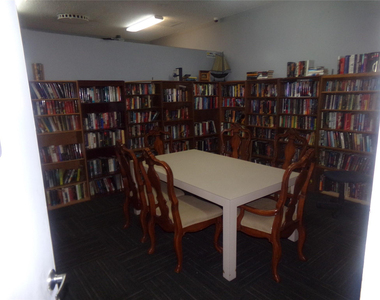 1820 N 81st Avenue - Photo Thumbnail 18