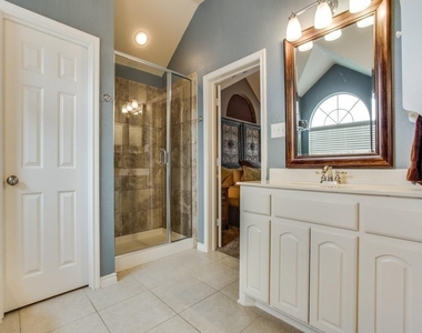 12316 Sailmaker Lane - Photo Thumbnail 5
