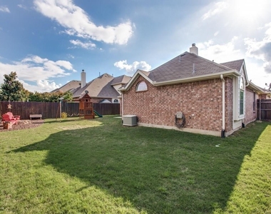 12316 Sailmaker Lane - Photo Thumbnail 7