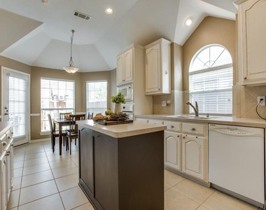 12316 Sailmaker Lane - Photo Thumbnail 3