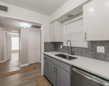 4901 Bryce Avenue - Photo Thumbnail 5