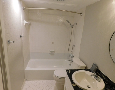 4239 Mckinney Avenue - Photo Thumbnail 14