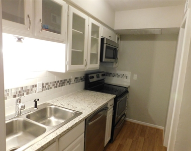 4239 Mckinney Avenue - Photo Thumbnail 4