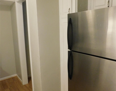 4239 Mckinney Avenue - Photo Thumbnail 5