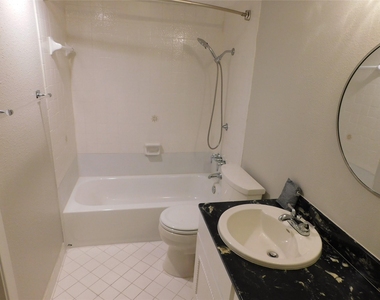 4239 Mckinney Avenue - Photo Thumbnail 15