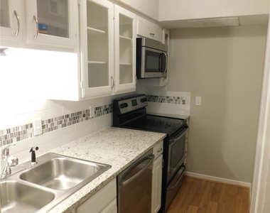 4239 Mckinney Avenue - Photo Thumbnail 6