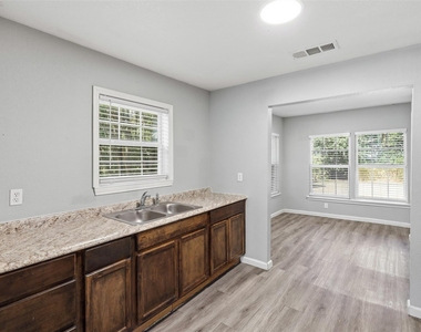 205 Olive Street - Photo Thumbnail 9