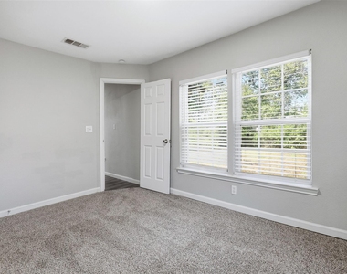 205 Olive Street - Photo Thumbnail 18