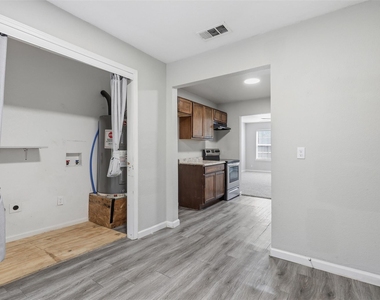 205 Olive Street - Photo Thumbnail 12